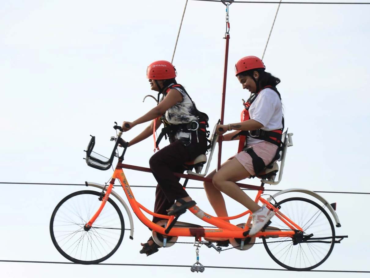 Couple Cycling